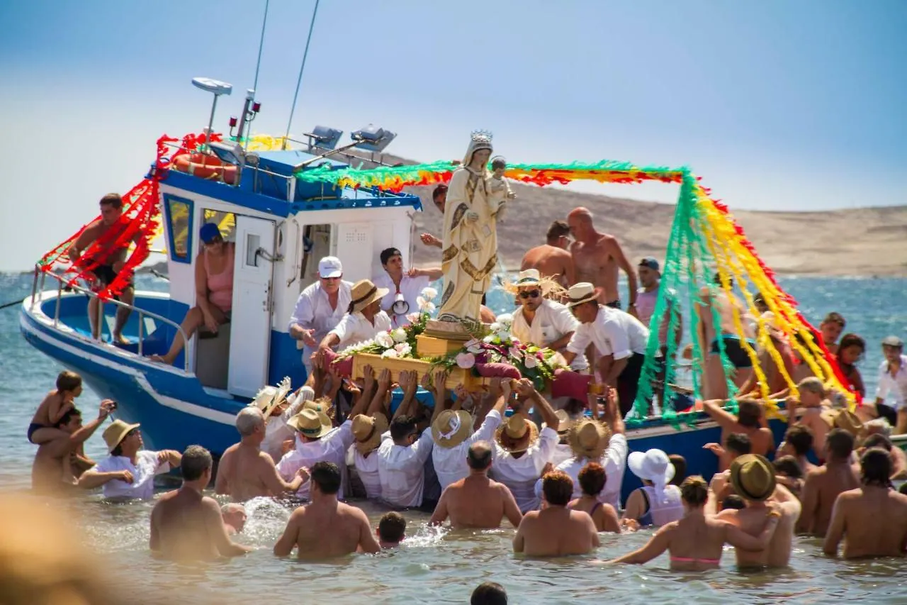 Casa Grande Surf Hostel El Medano  Spain